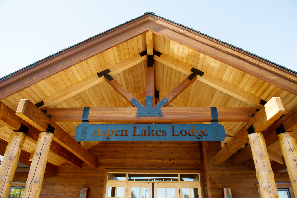 aspen lakes lodge entrance sign