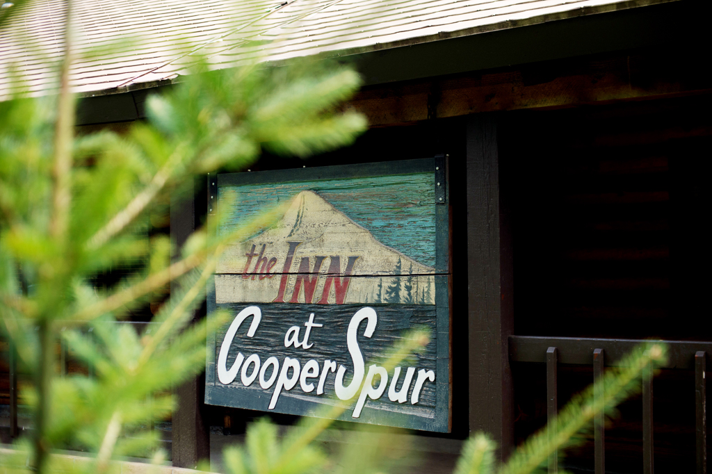 the inn at cooper spur sign