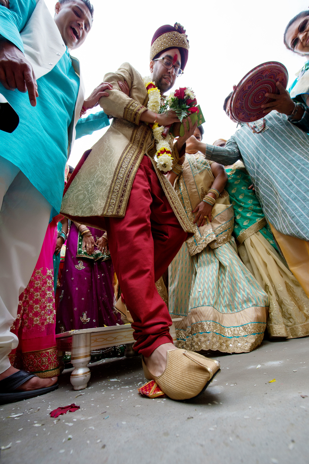 the groom steps on during the baraat