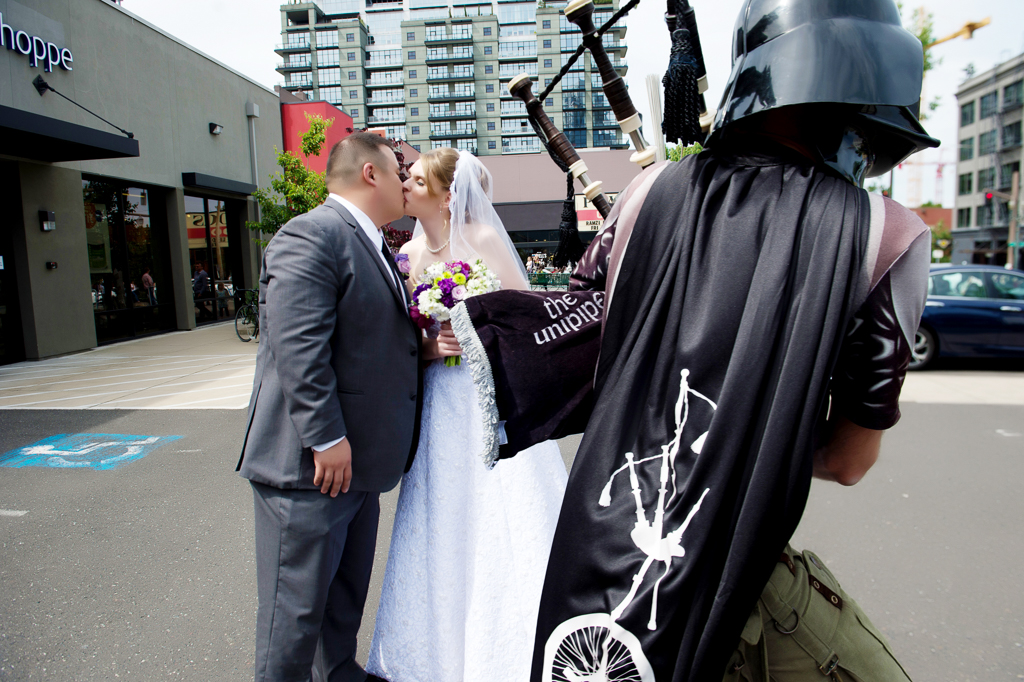 unipiper plays for a bride and groom in portland