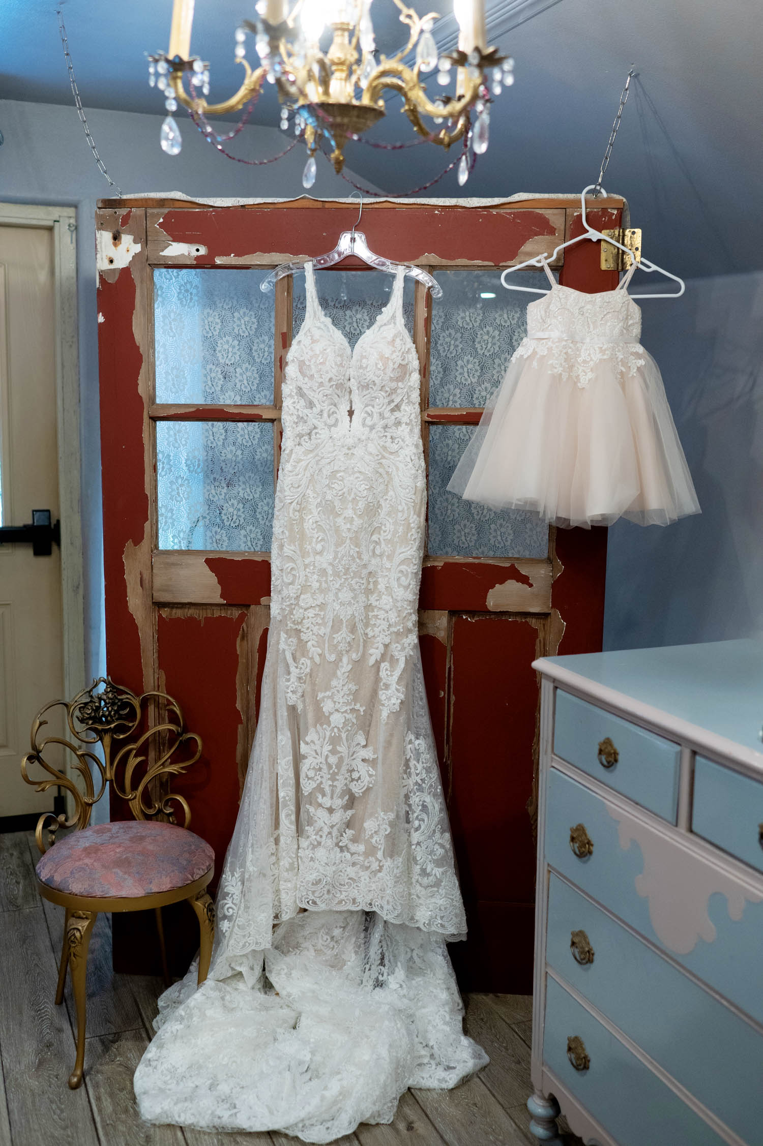 Troutdale House Wedding Crystal Genes Photography